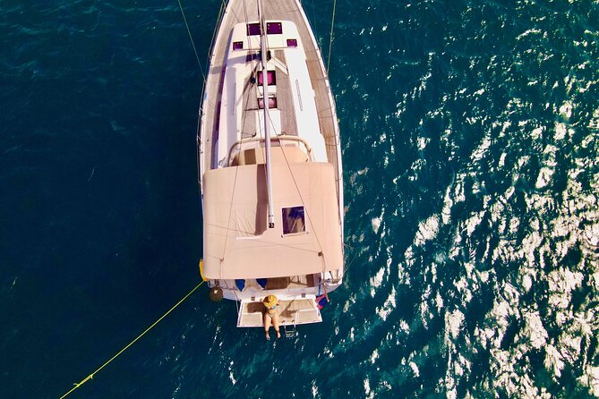 Christmas Cove and Pizza Pi Happy Hour Sail Tour - A 3-Hour Happy Hour Sail to Christmas Cove