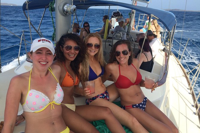 Half Day Sail and Snorkel with the Turtles - Snorkeling setup on FURY: gear, rinse, and what the crew does