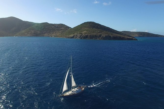 Private Sunset Sailor's Delight from Sapphire Marina - The onboard vibe: cocktails, hors d’oeuvres, and real hosting