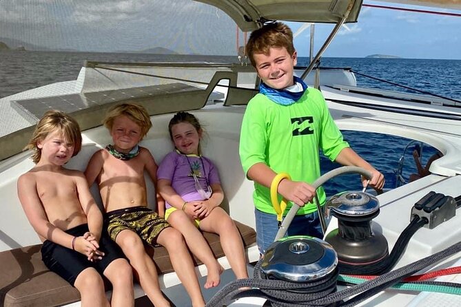 Turtles, Pizza Pi & Sunset trip - The north shore sail: Cinnamon Bay and Trunk Bay pass-by views